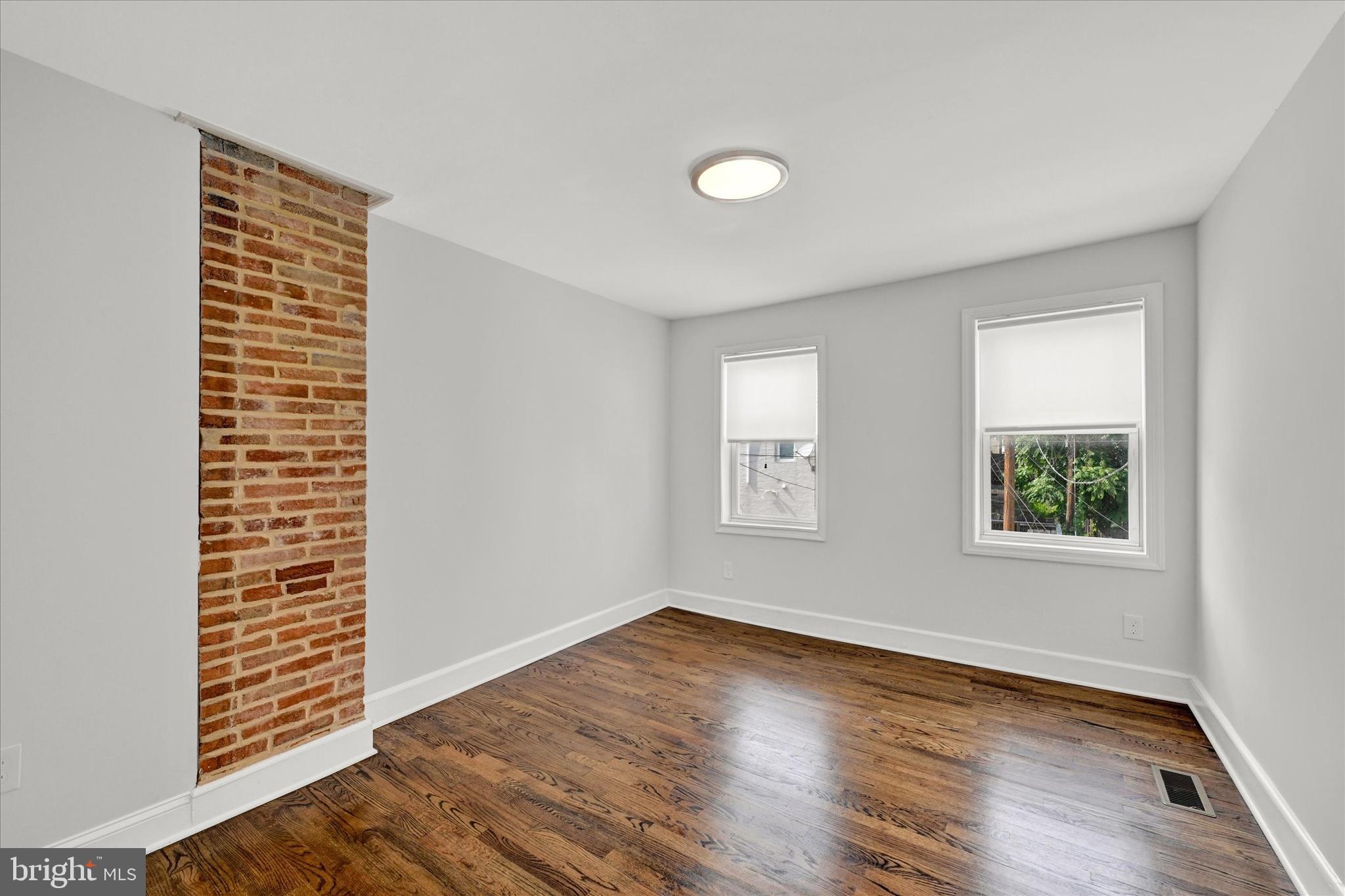 2 W BARNEY STREET