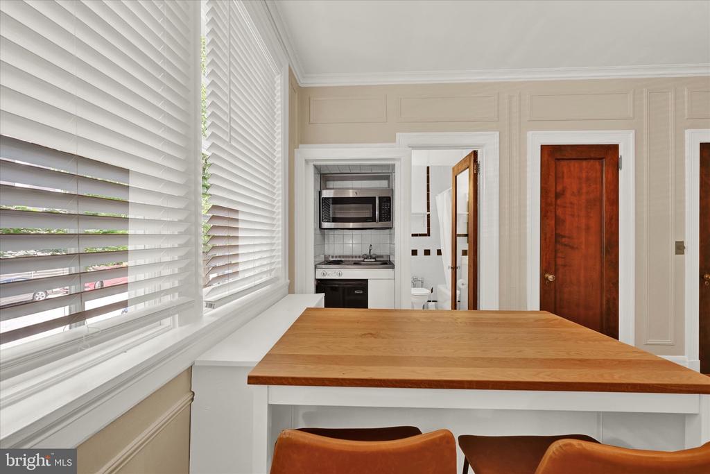 3401 GREENWAY 105