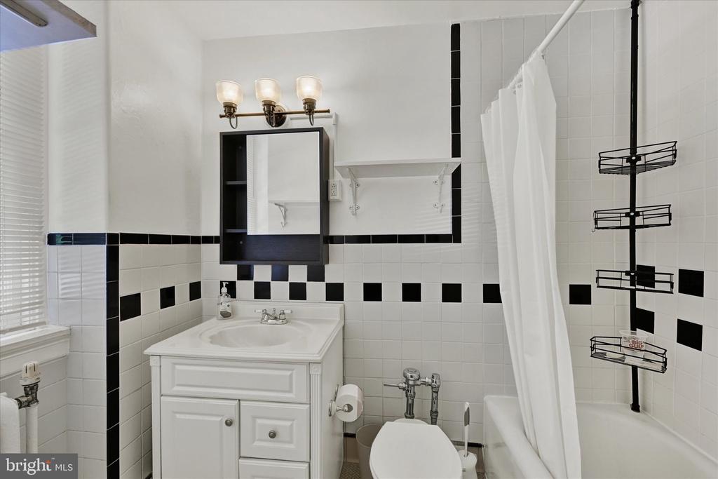 3401 GREENWAY 105