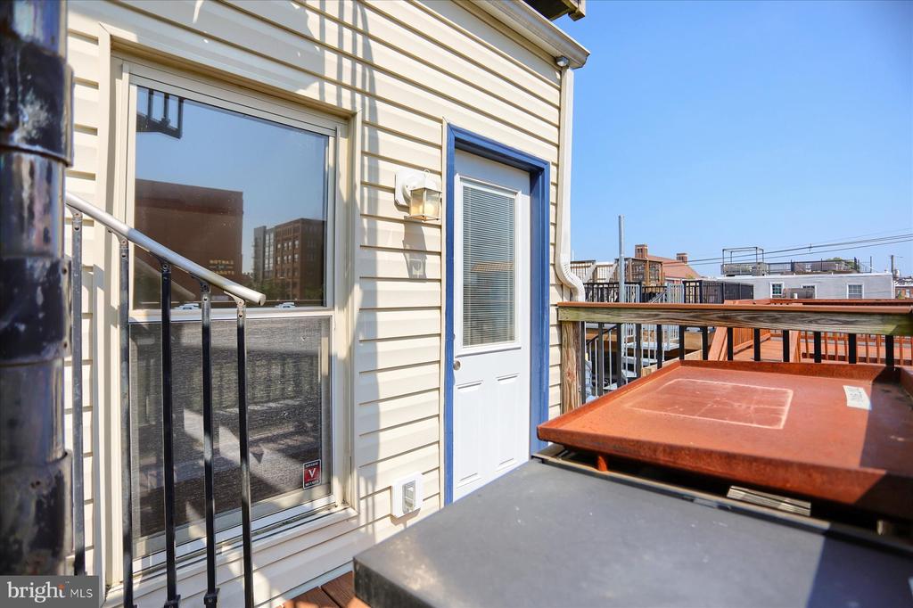 1001 BAYLIS STREET