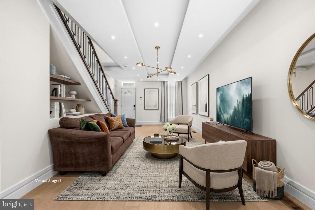 830 N BOND STREET