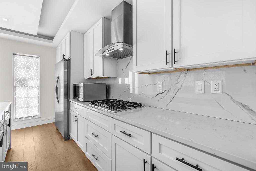 830 N BOND STREET