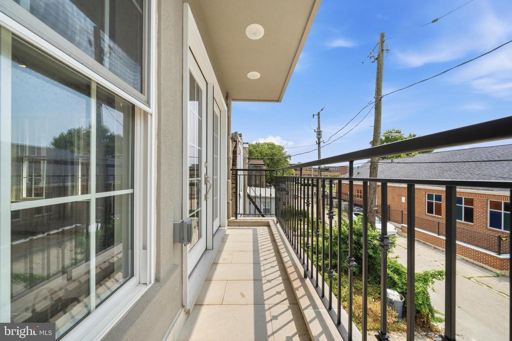 830 N BOND STREET
