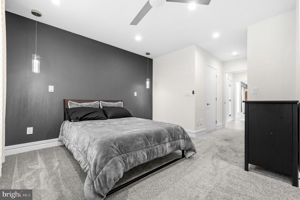 830 N BOND STREET