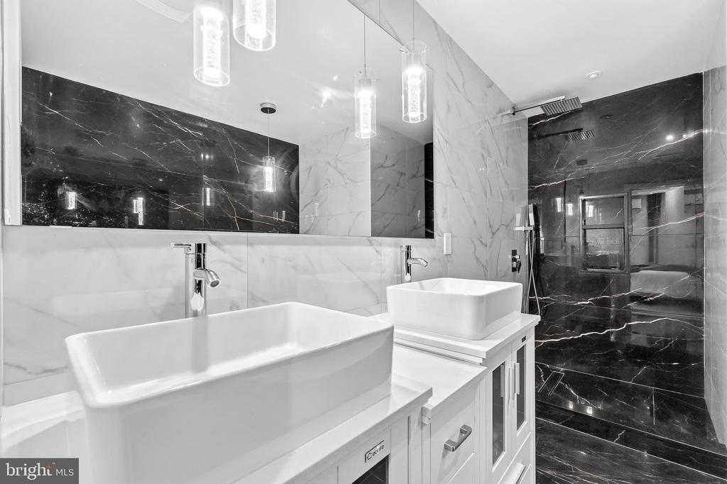 830 N BOND STREET