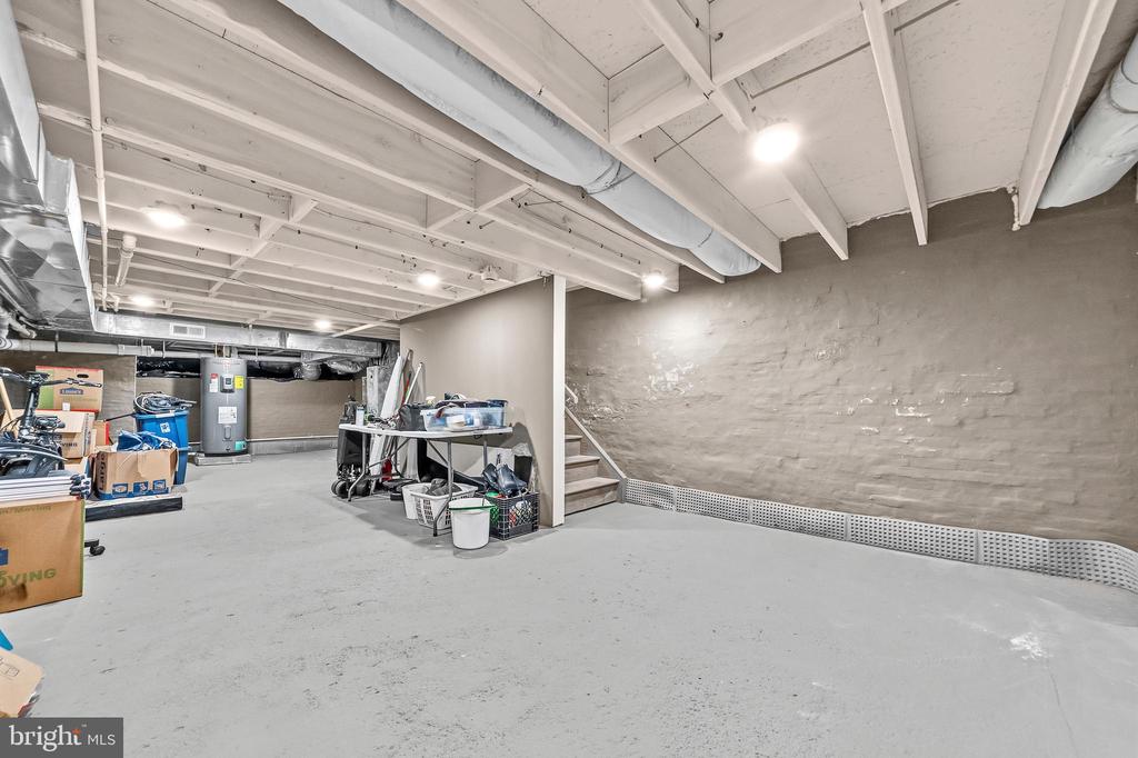 830 N BOND STREET