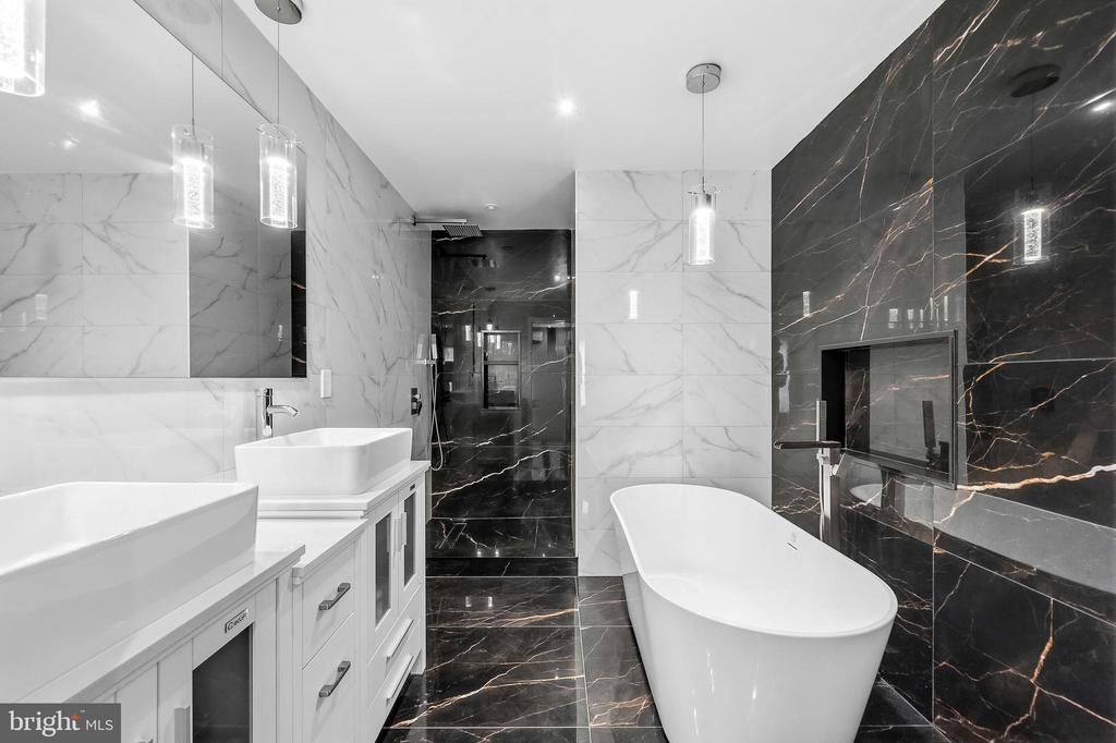830 N BOND STREET
