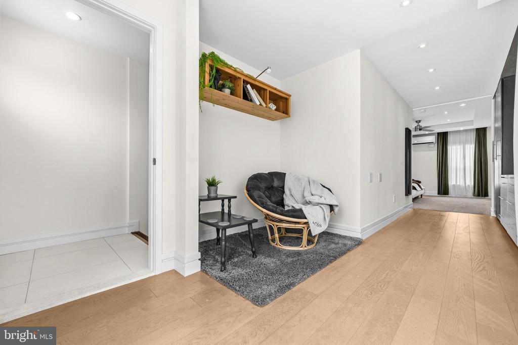 830 N BOND STREET