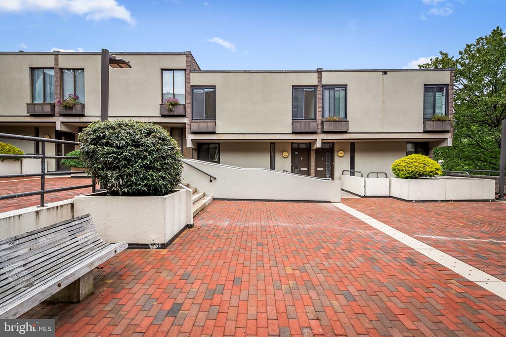2302 WINEBERRY TERRACE