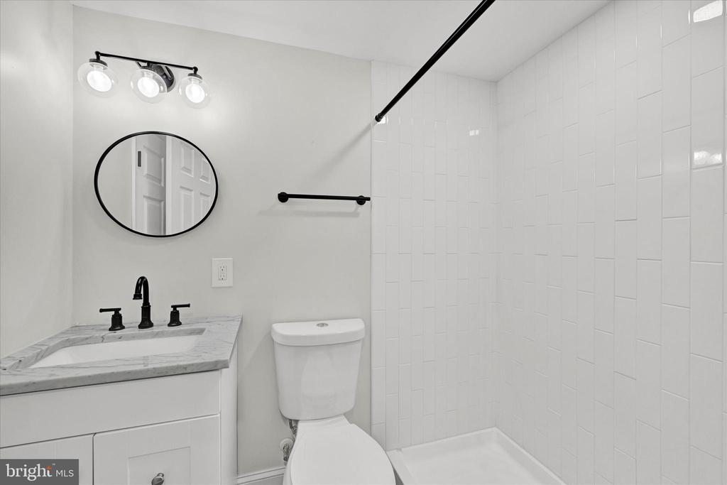 2 W BARNEY STREET
