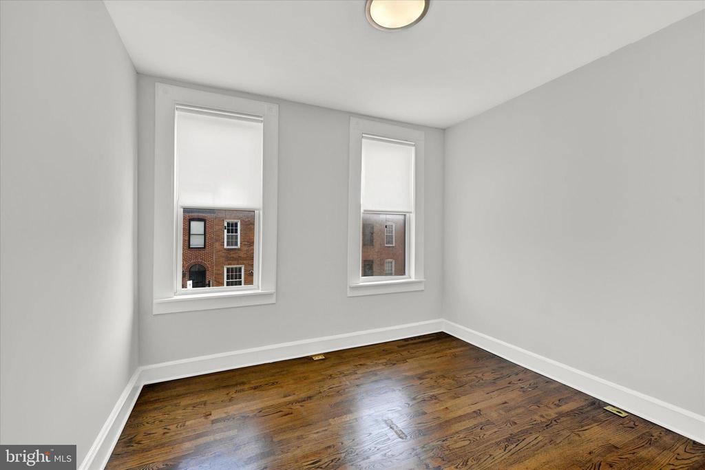 2 W BARNEY STREET