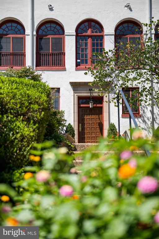 230 STONY RUN LANE Unit: 1E