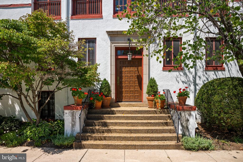 230 STONY RUN LANE Unit: 1E