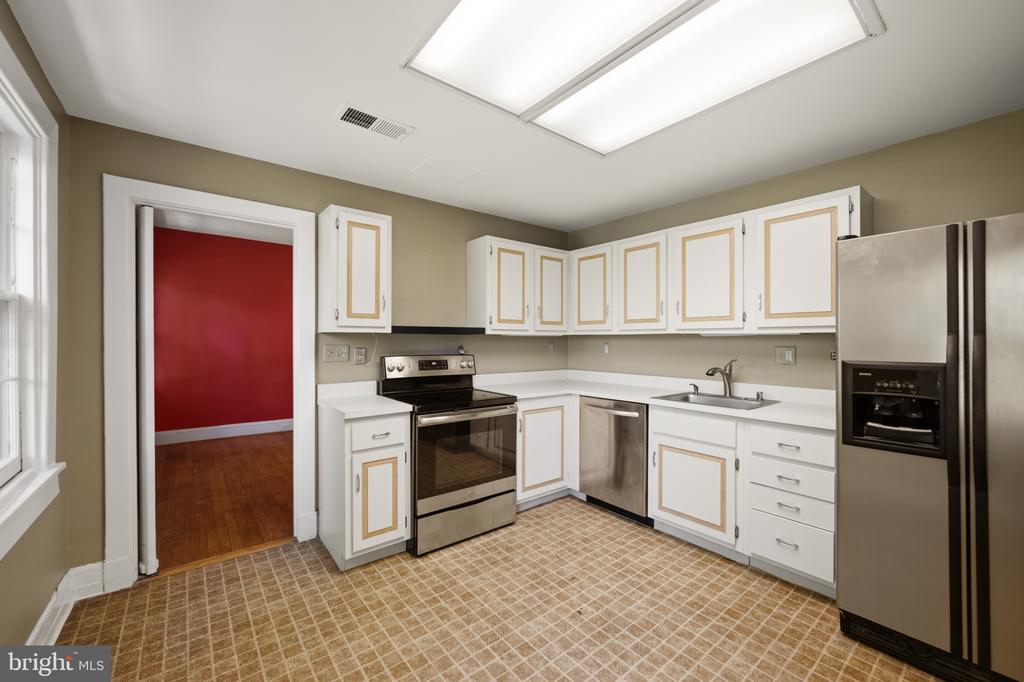 230 STONY RUN LANE Unit: 1E