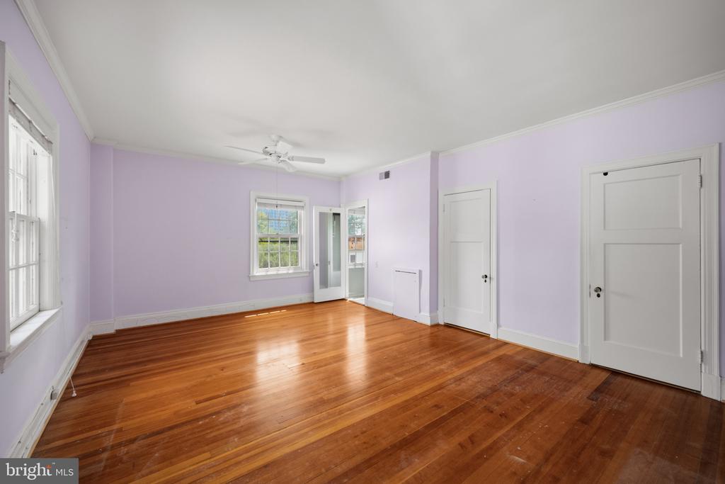 230 STONY RUN LANE Unit: 1E