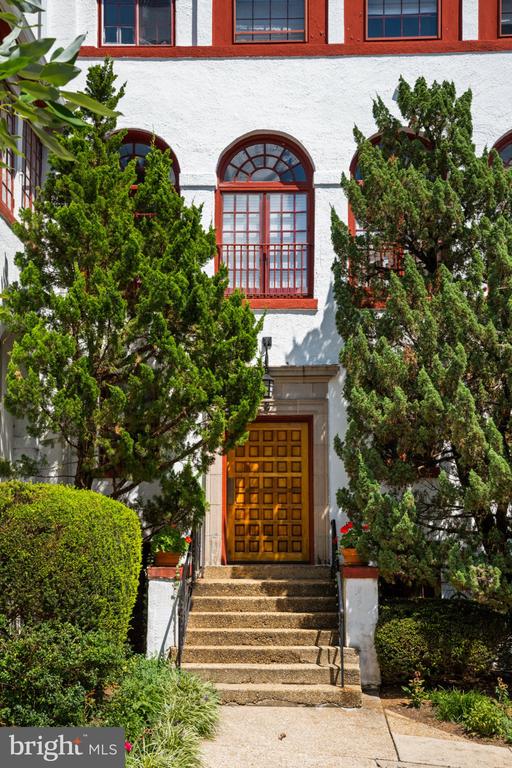 230 STONY RUN LANE Unit: 1E