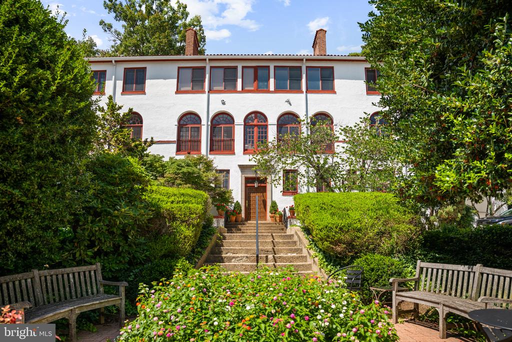 230 STONY RUN LANE Unit: 1E