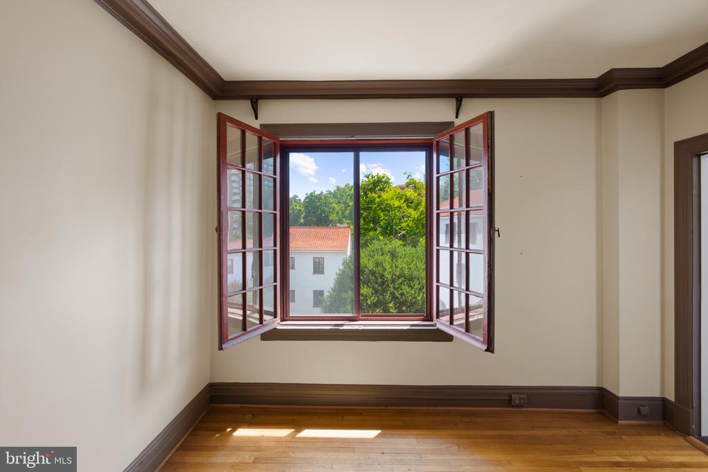 230 STONY RUN LANE Unit: 1E