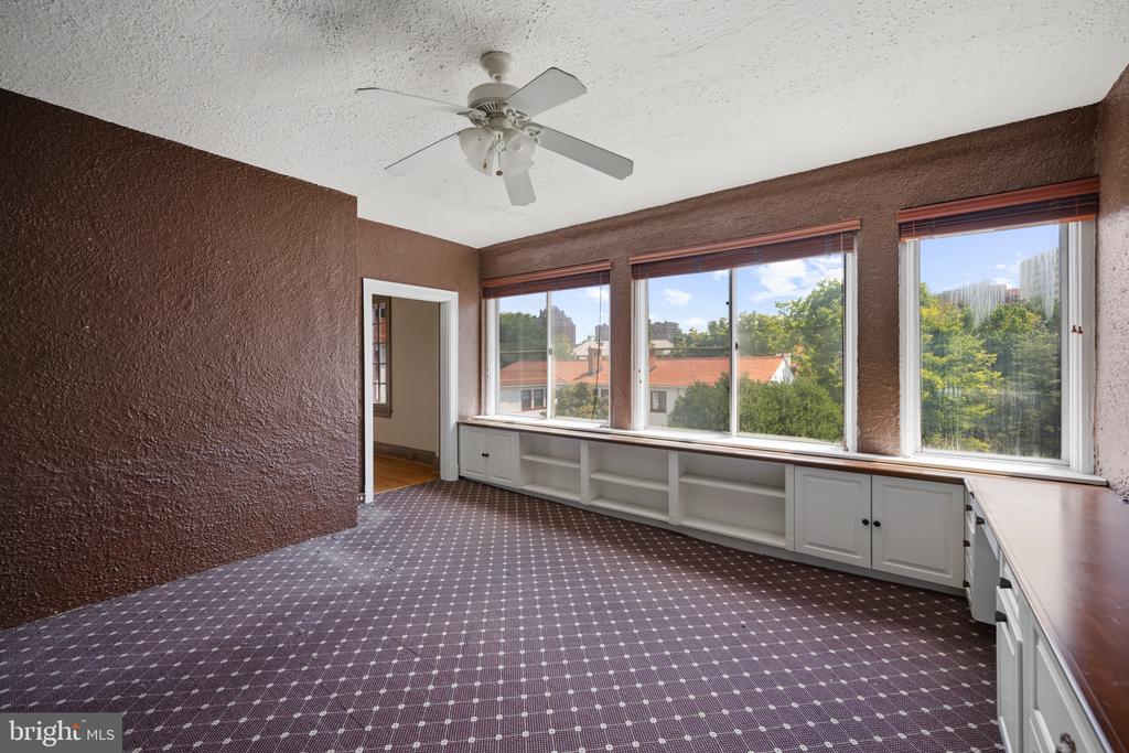230 STONY RUN LANE Unit: 1E