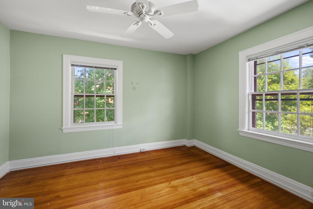 230 STONY RUN LANE Unit: 1E