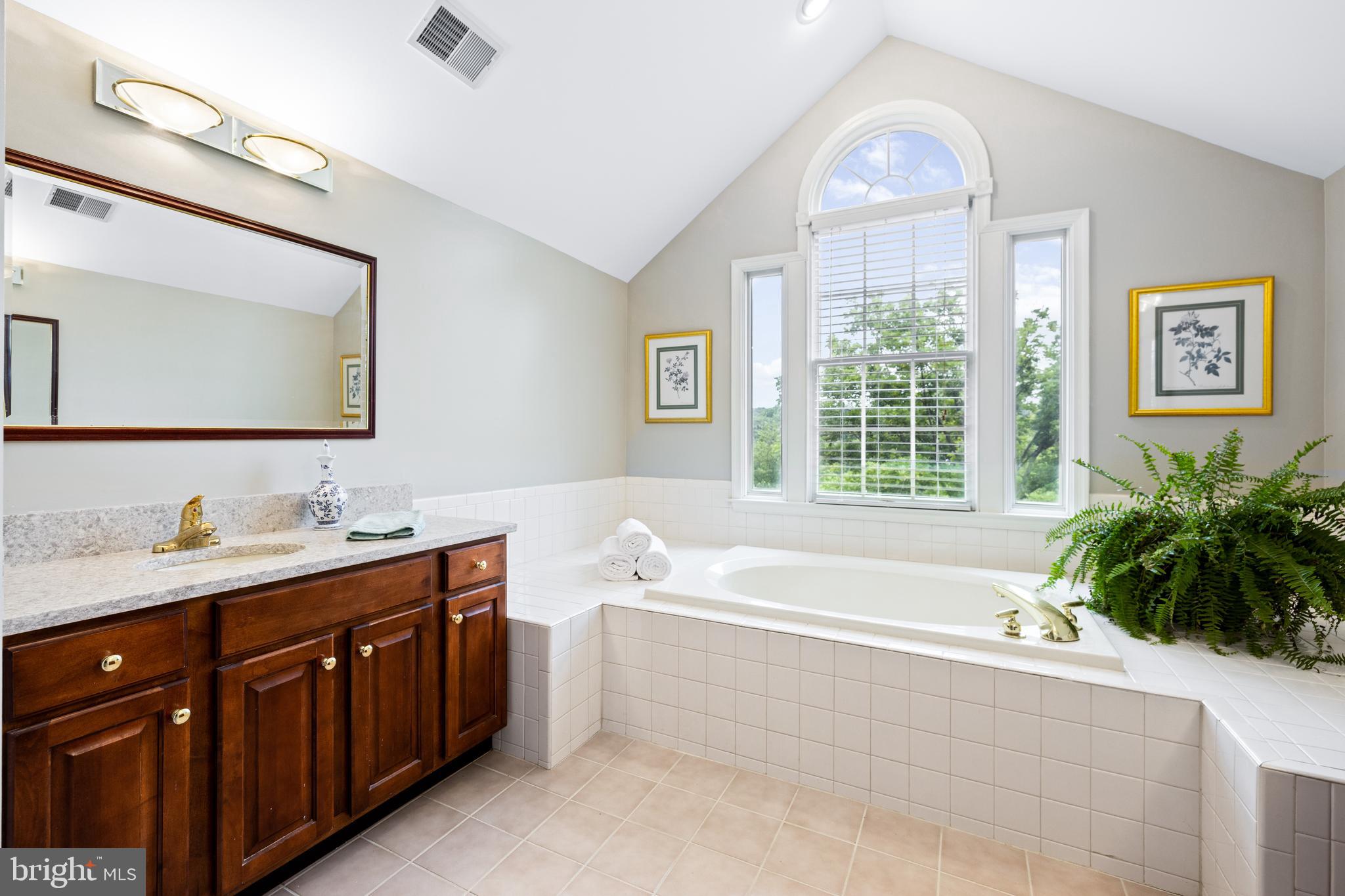 2111 OWEN FARM COURT