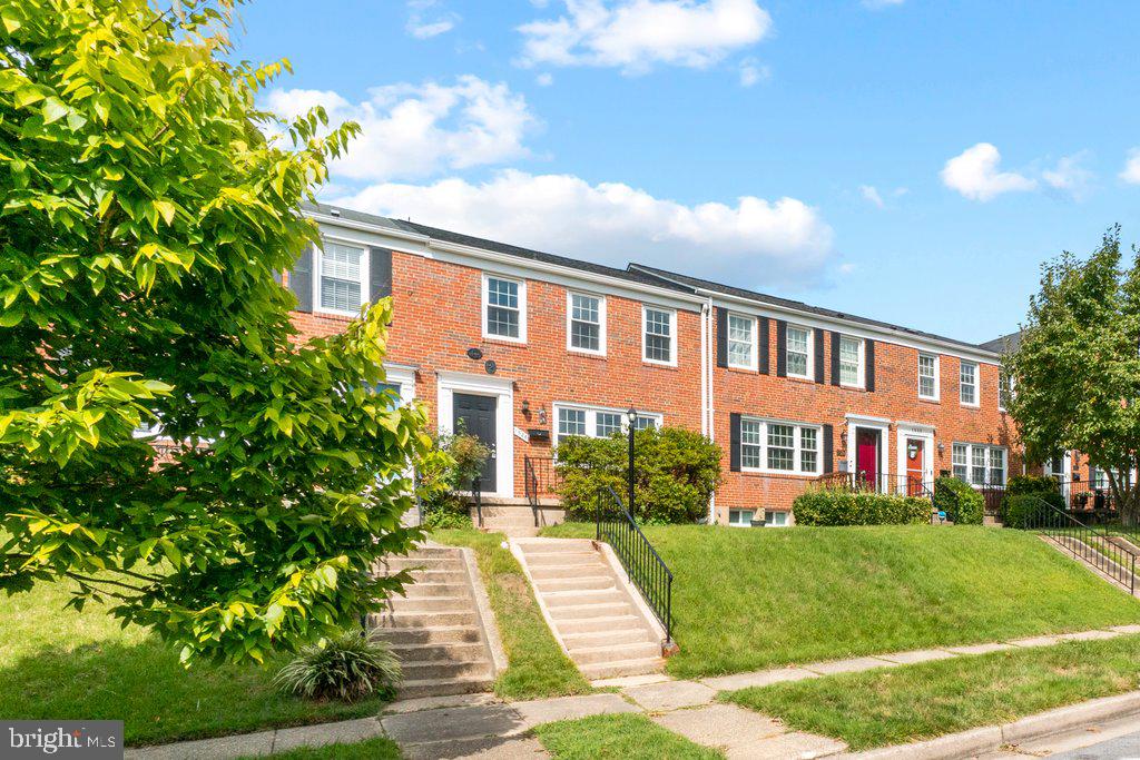 1526 Doxbury Rd