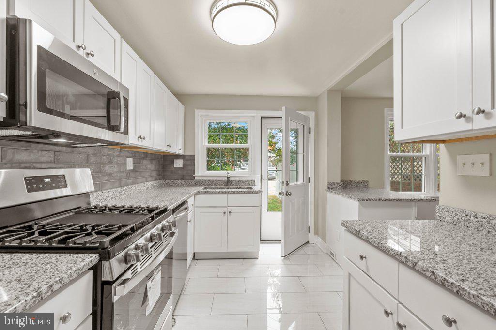 1526 Doxbury Rd