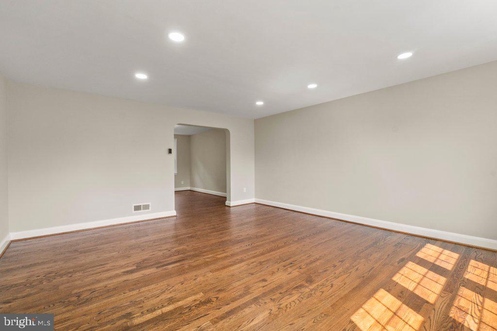 1526 Doxbury Rd