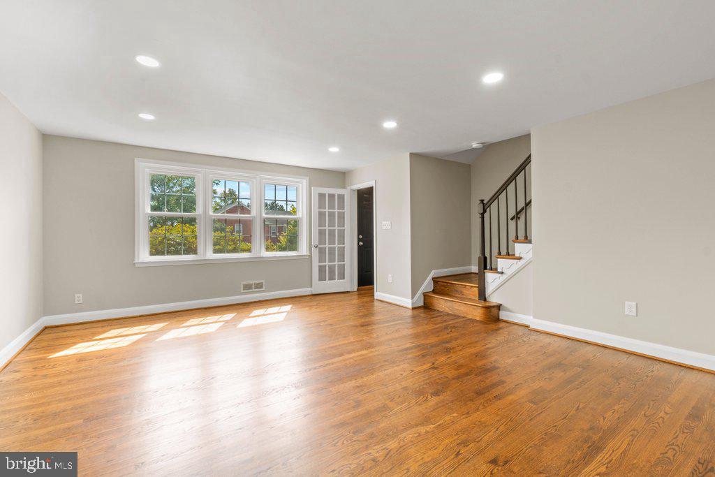 1526 Doxbury Rd