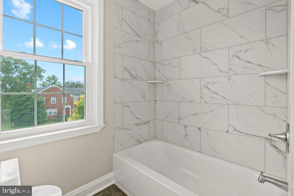 1526 Doxbury Rd