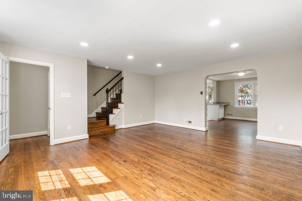1526 Doxbury Rd