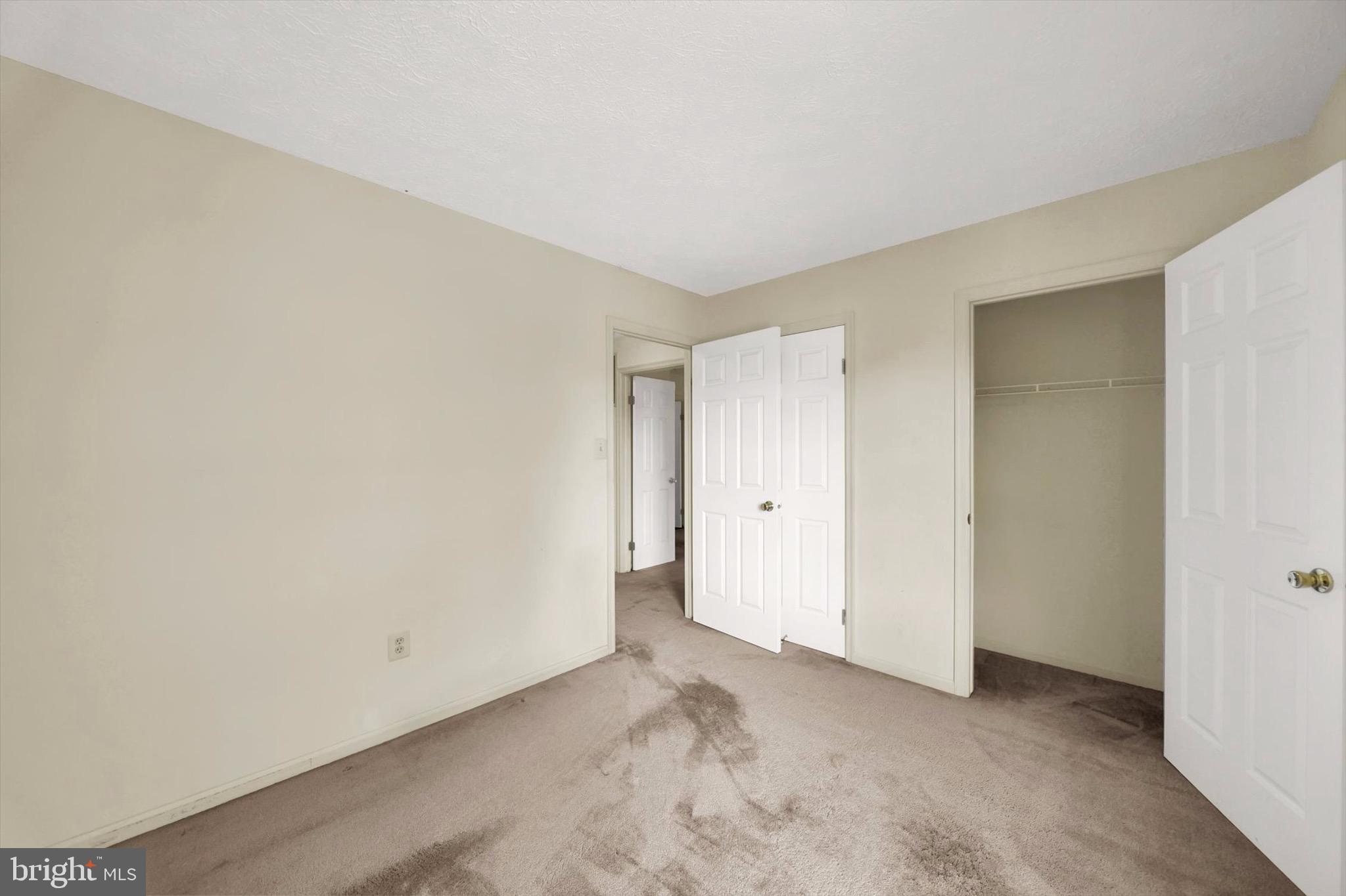 14 White Willow COURT