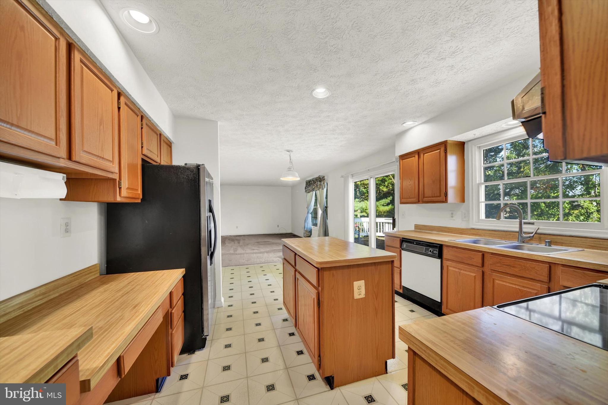 14 White Willow COURT