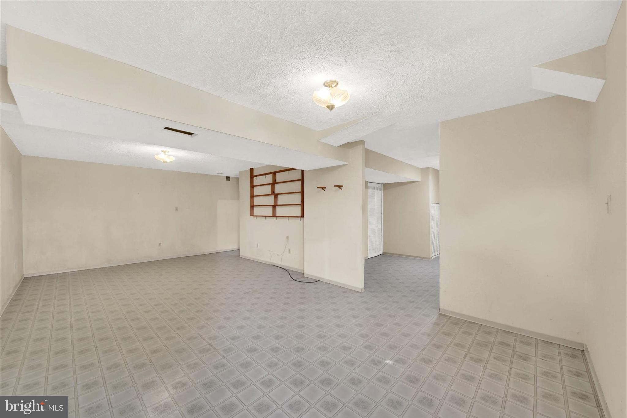 14 White Willow COURT