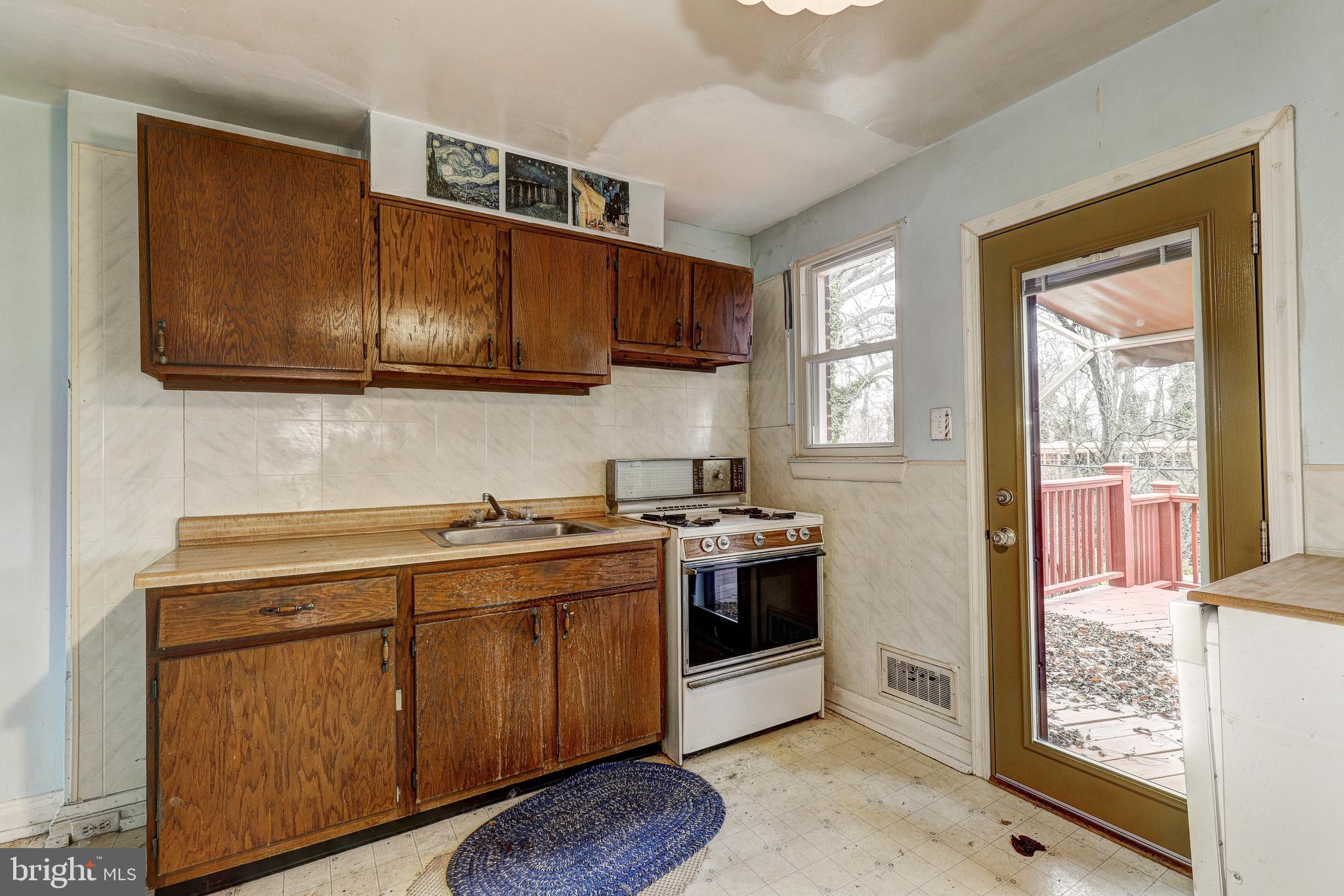 8613 Pleasant Plains Rd