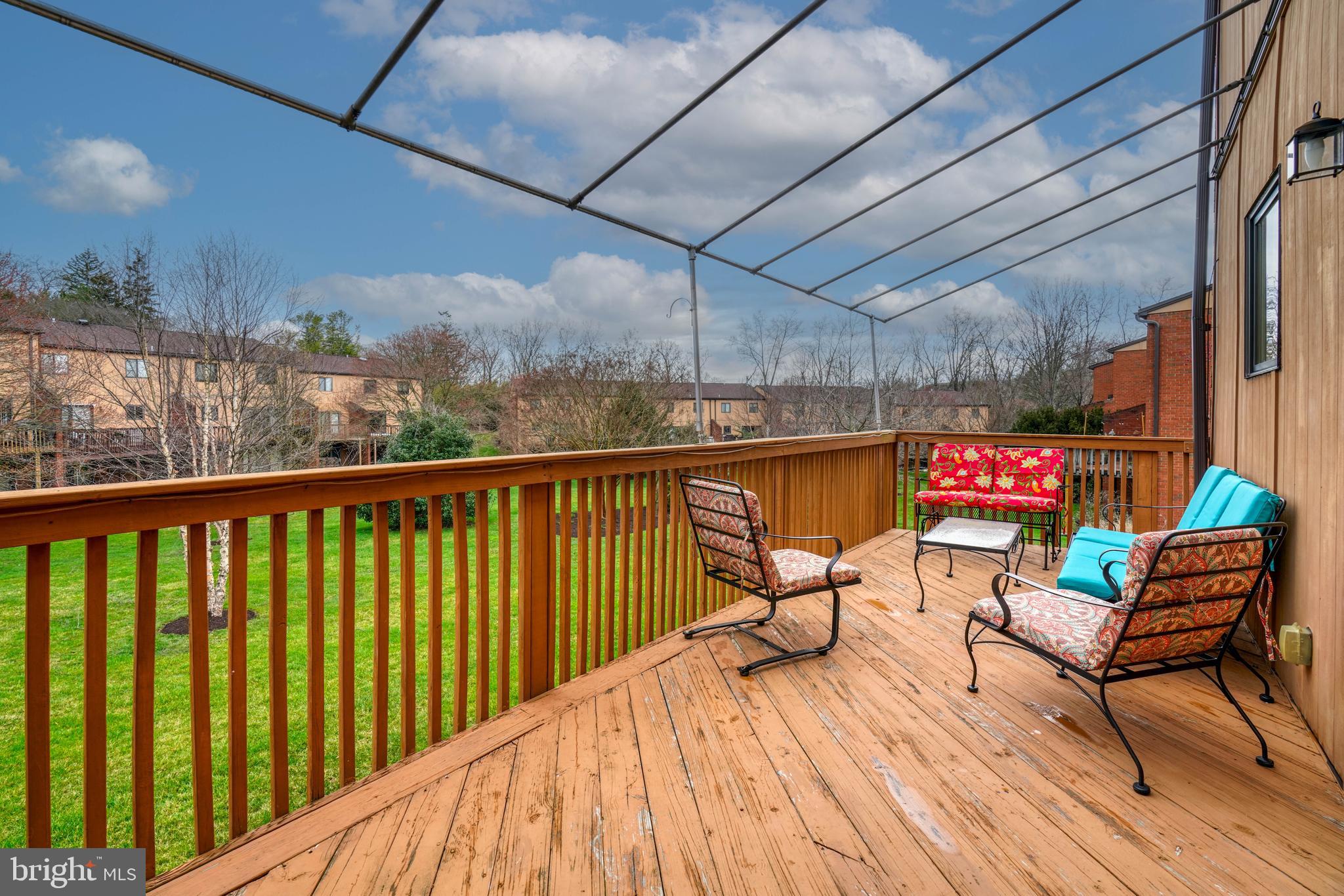 16 Lacosta Ct