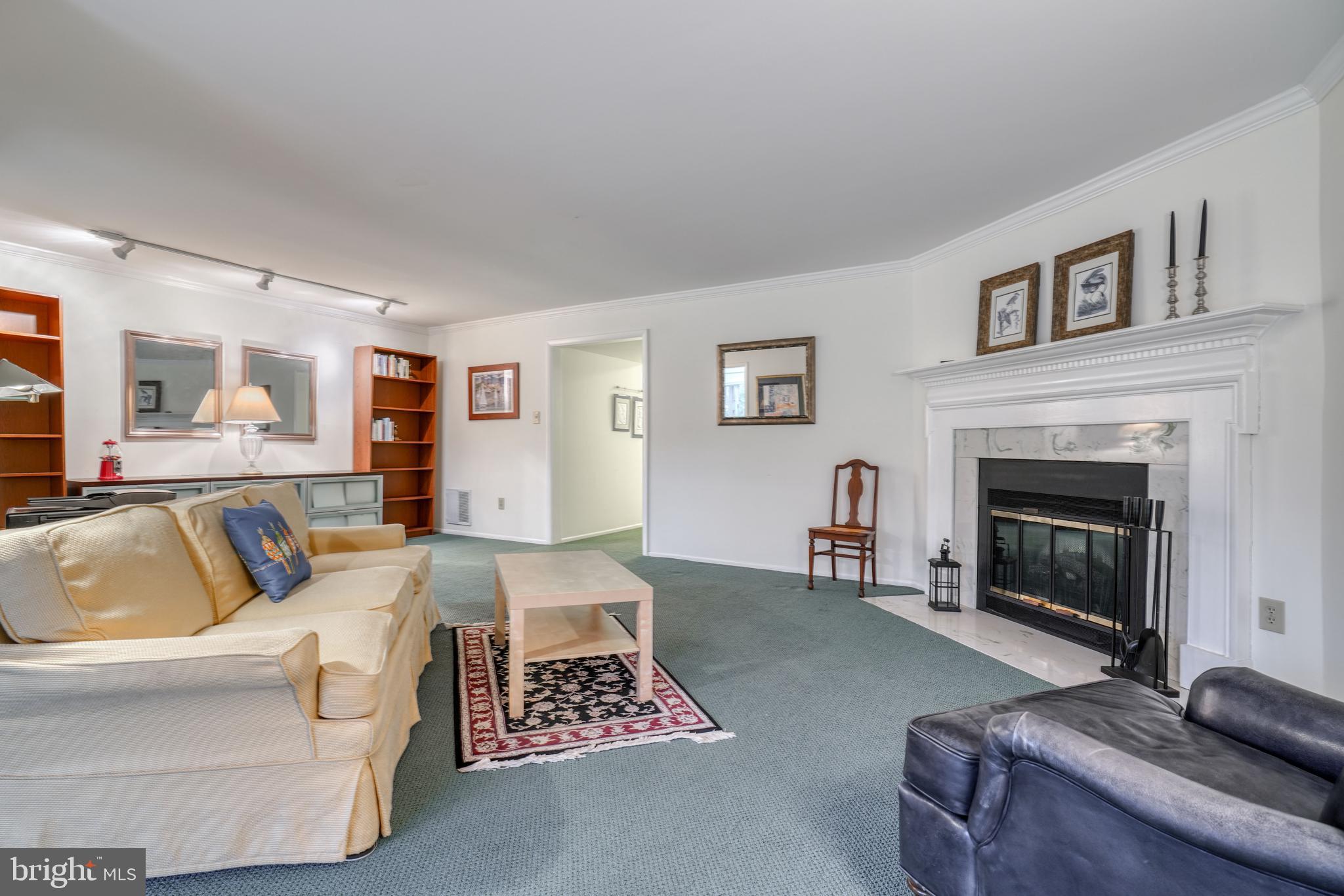 16 Lacosta Ct
