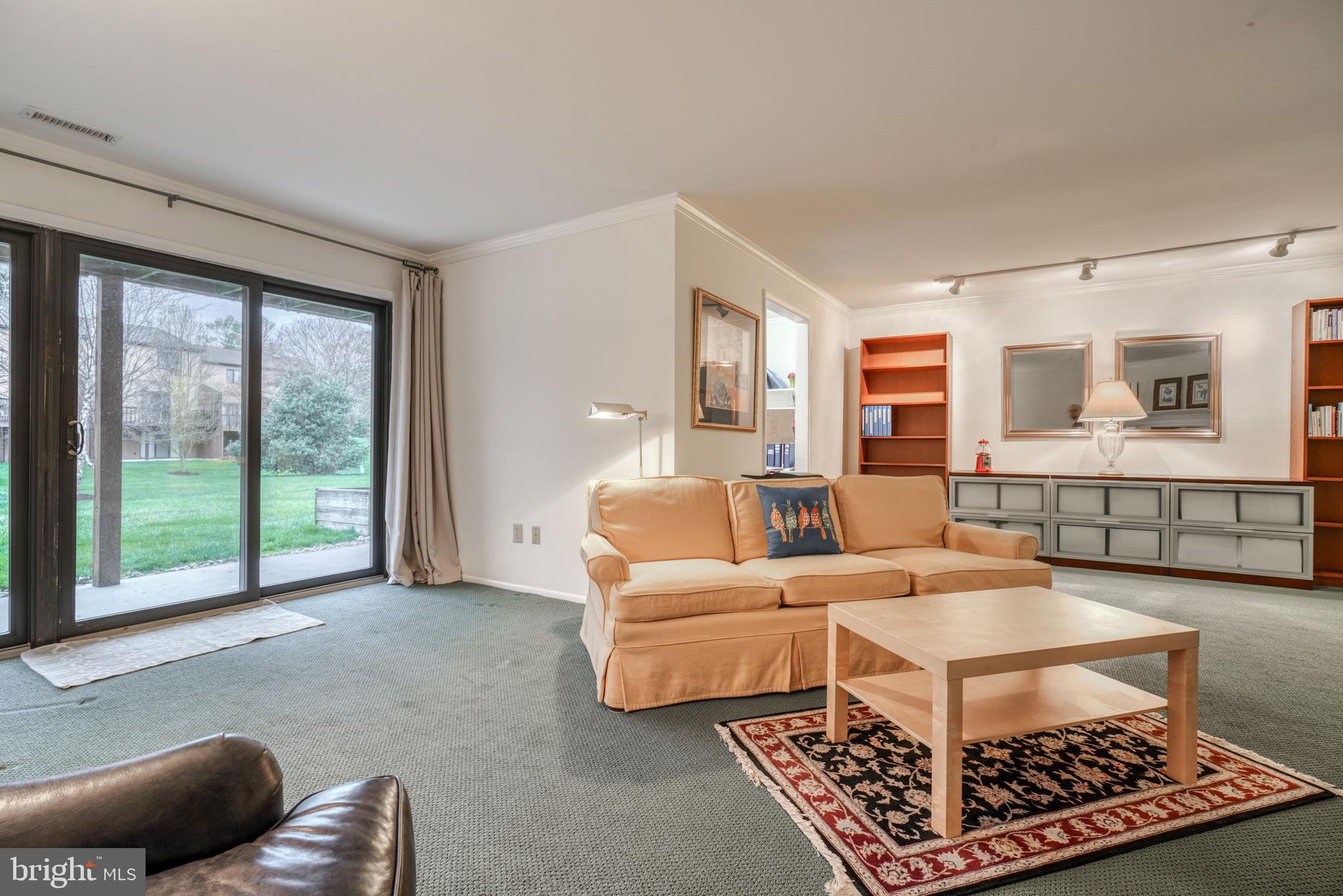 16 Lacosta Ct