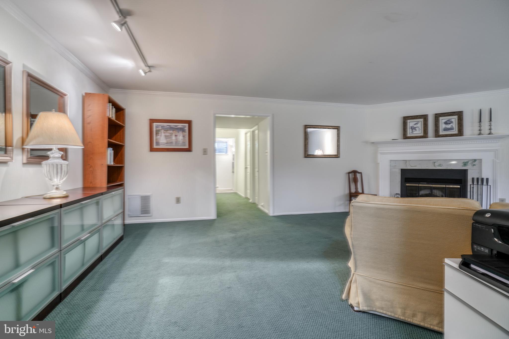 16 Lacosta Ct
