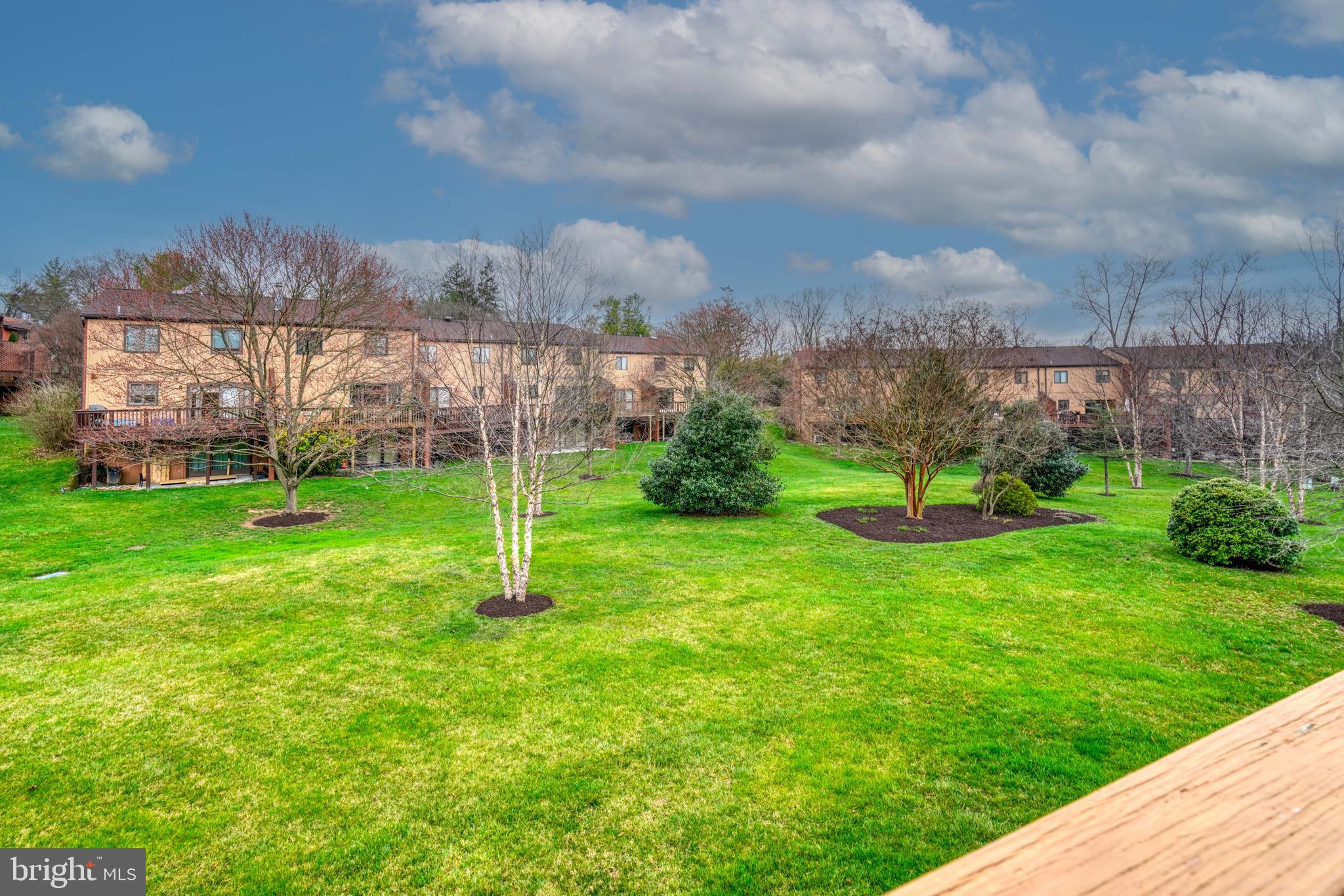 16 Lacosta Ct