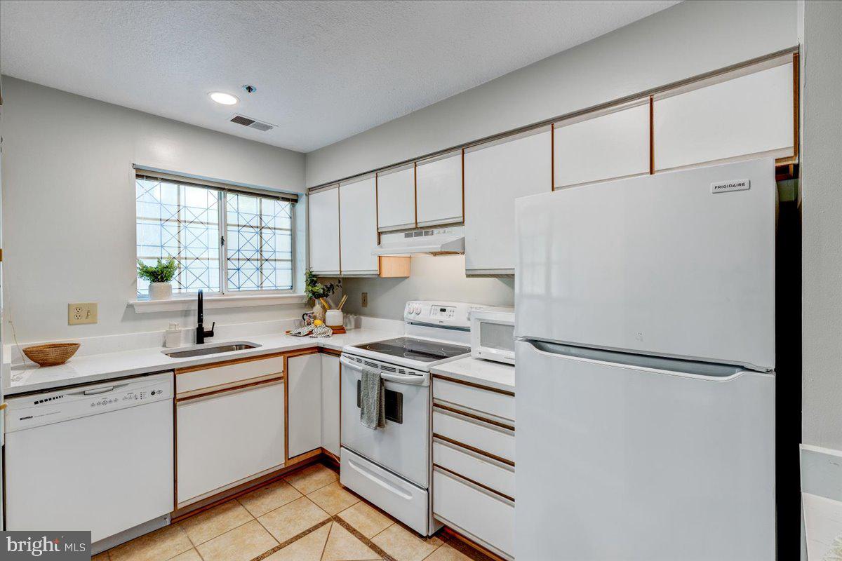 2 Ashlar Hill Ct #2