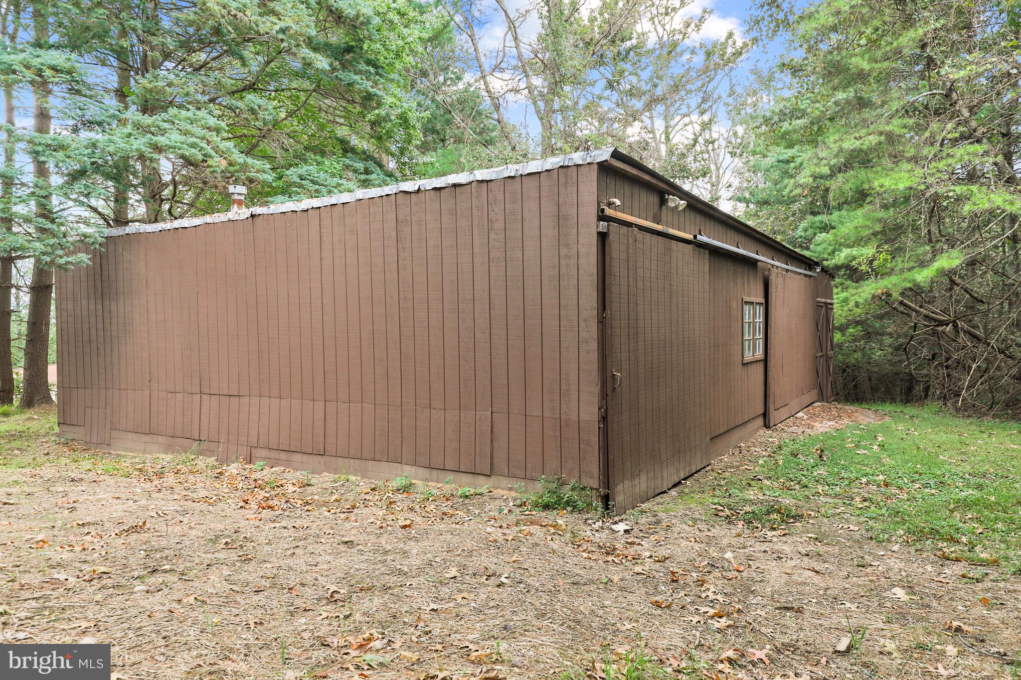 2218 Caves Rd