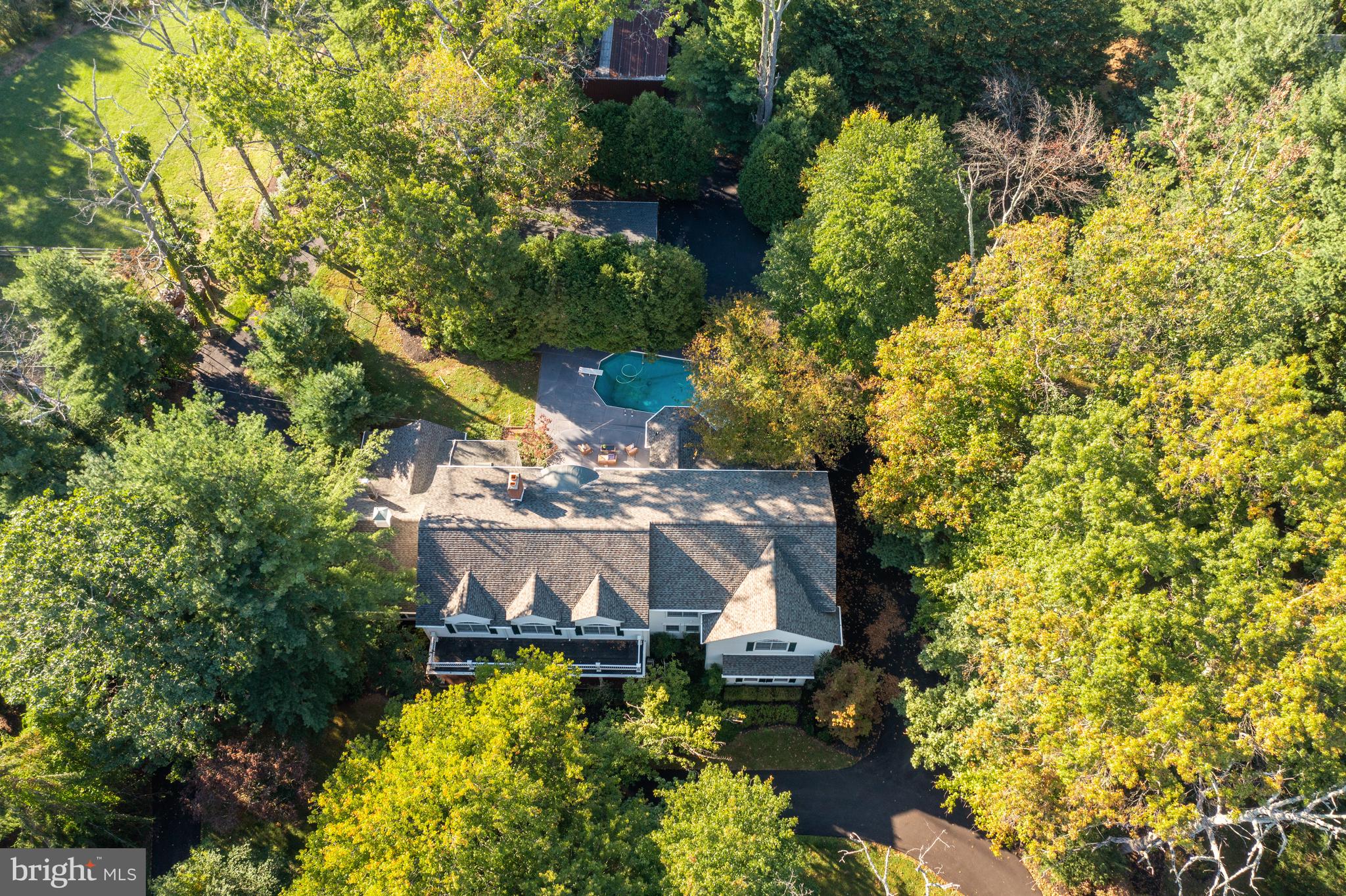 2218 Caves Rd