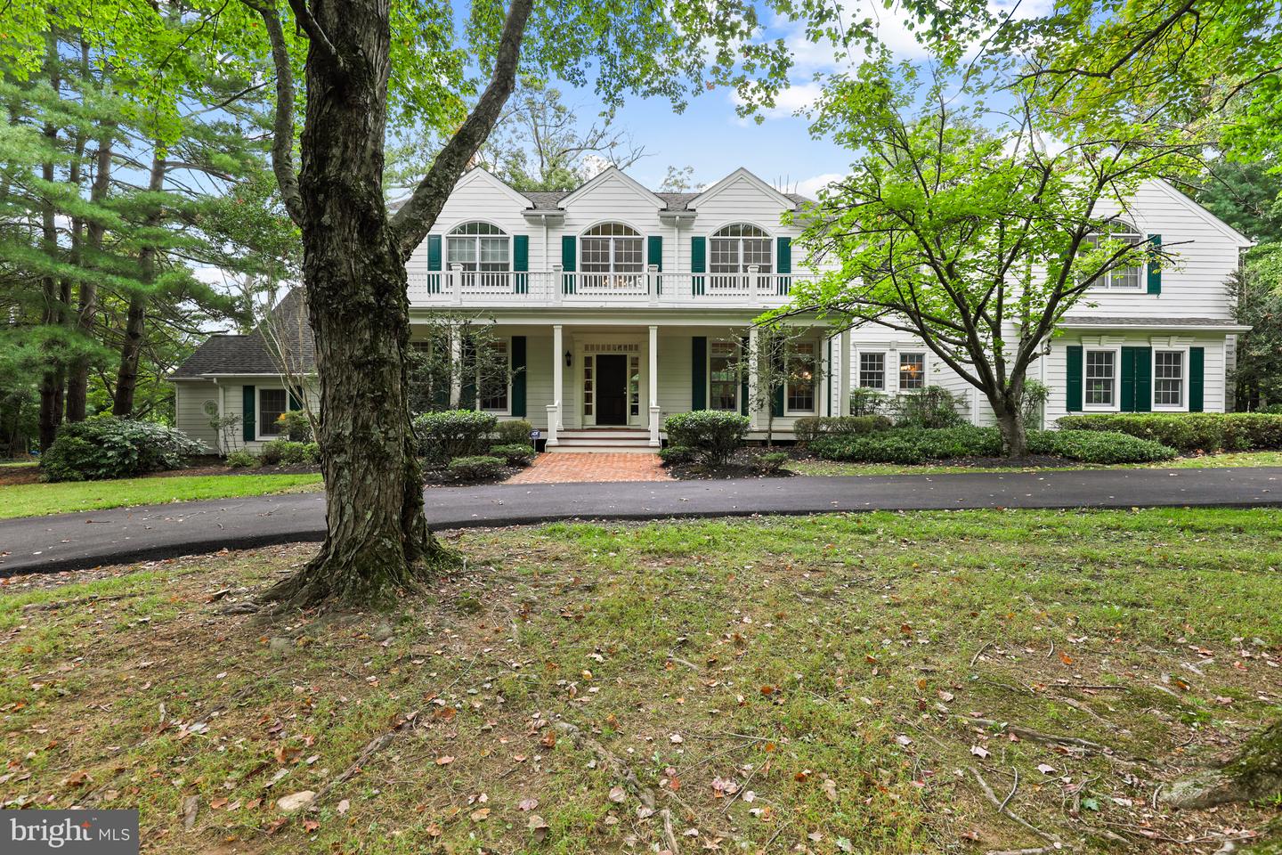 2218 Caves Rd