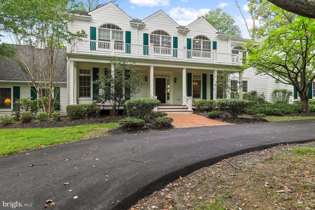 2218 Caves Rd