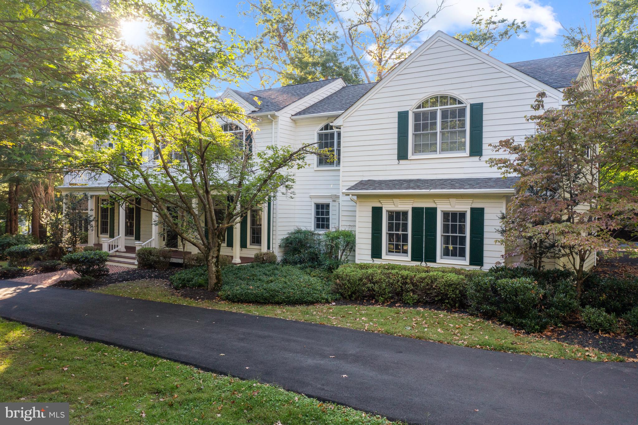 2218 Caves Rd