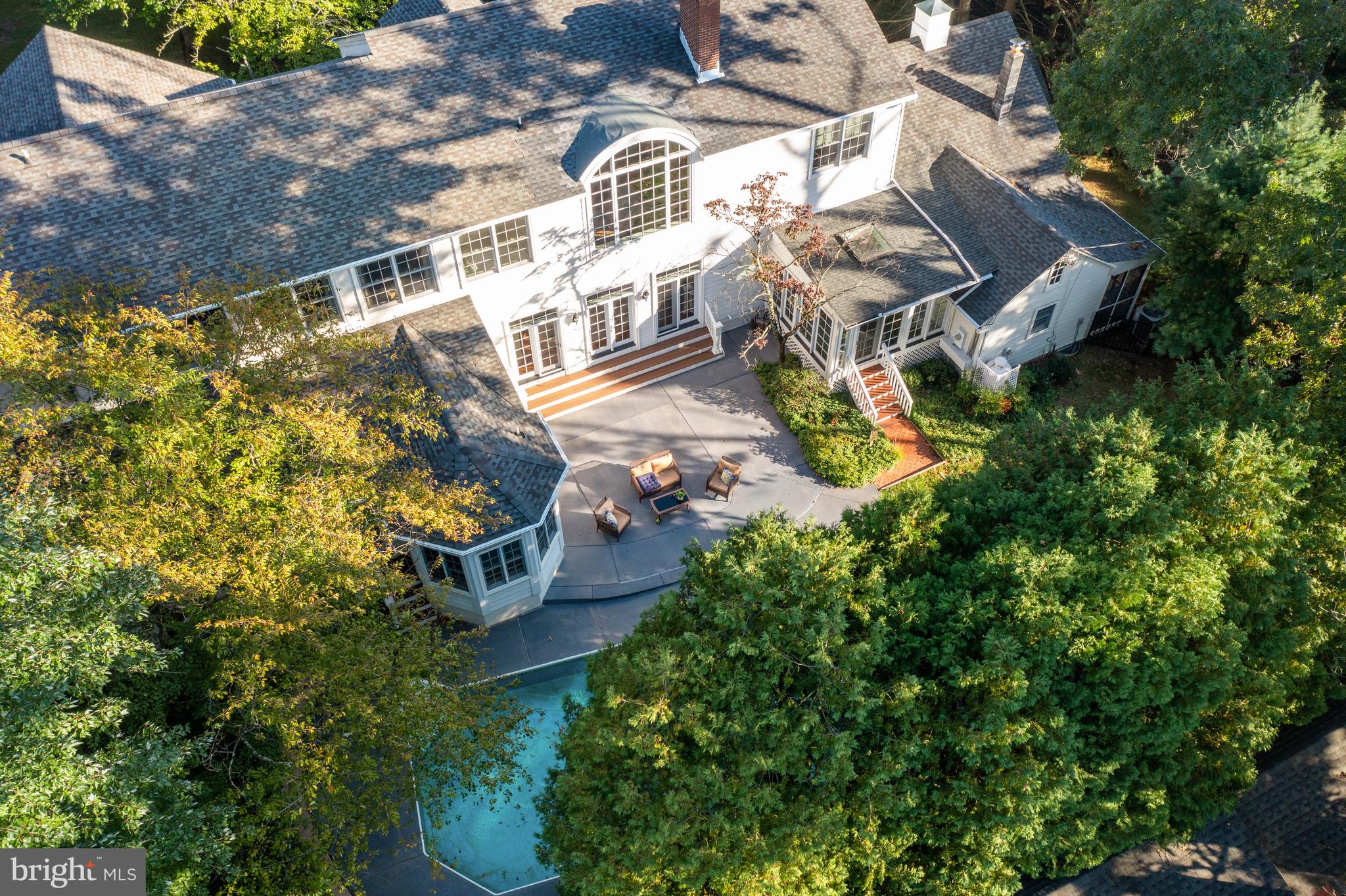 2218 Caves Rd