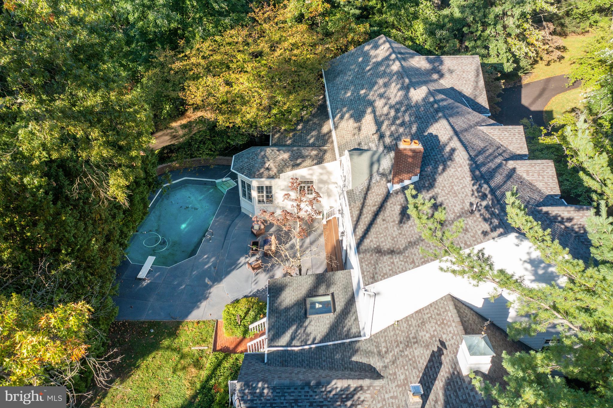 2218 Caves Rd