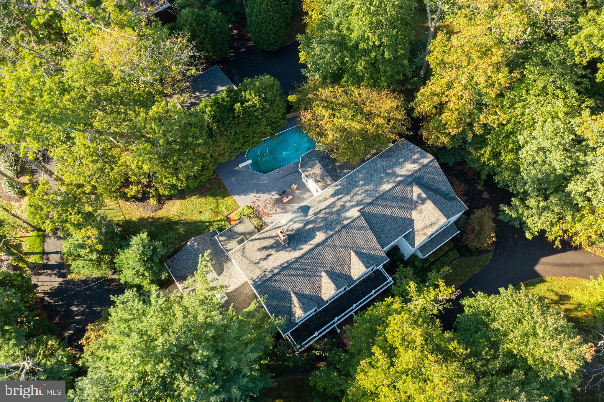 2218 Caves Rd