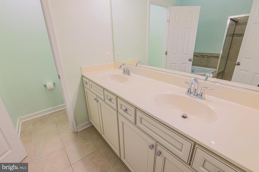 14034 Fox Hill Rd